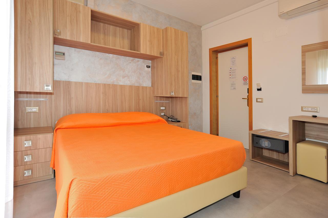 אלבה אדריאטיקה Hotel Lidia מראה חיצוני תמונה